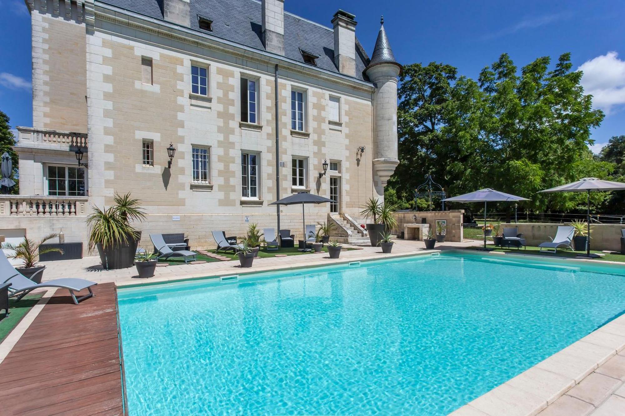 Chateau De Bellevue B&B Et Appartements Avec Piscine Saisonal Chauffee Et Chambres Partout Climatisees Saint-Avit  Bagian luar foto