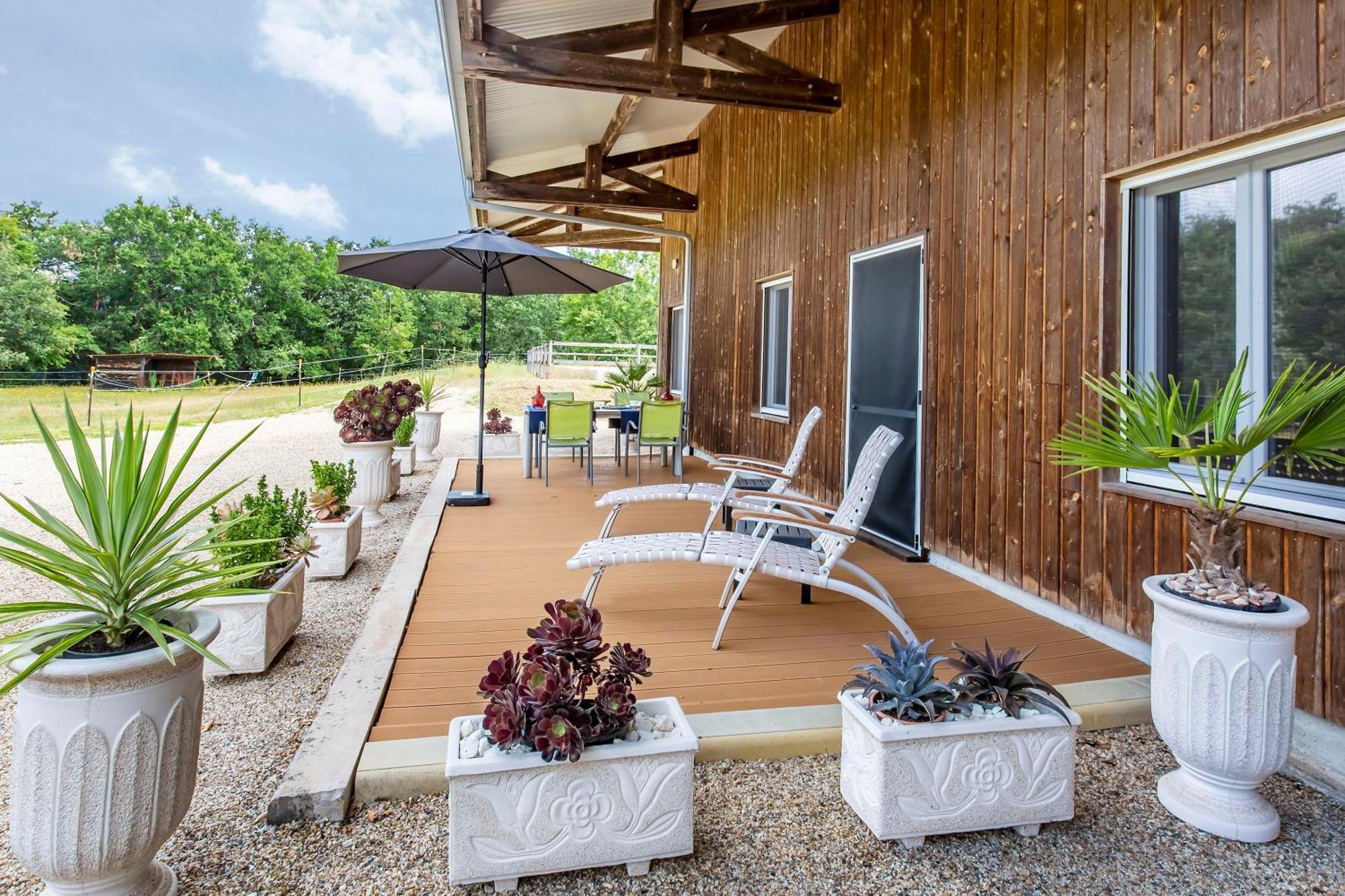 Chateau De Bellevue B&B Et Appartements Avec Piscine Saisonal Chauffee Et Chambres Partout Climatisees Saint-Avit  Ruang foto