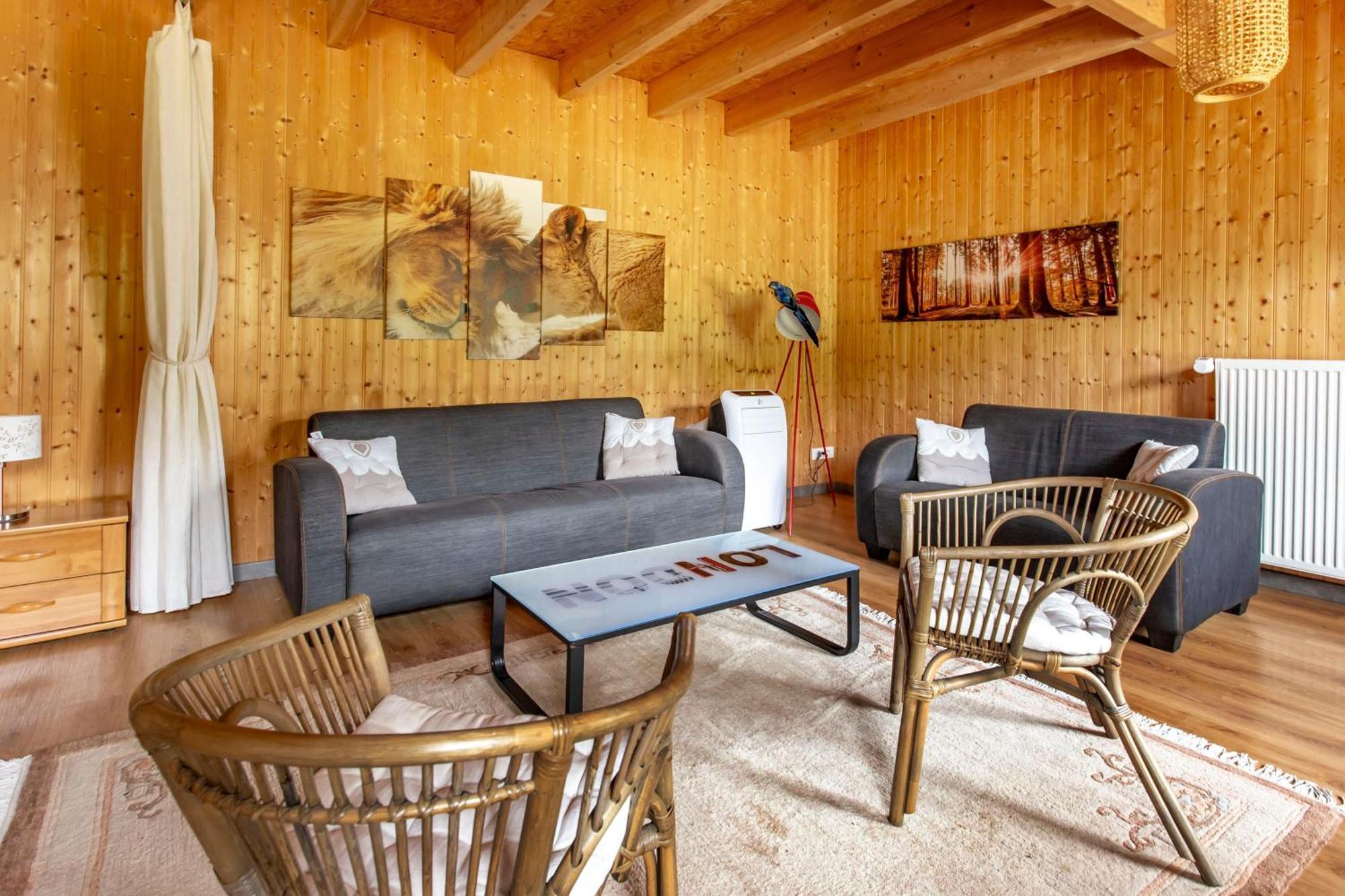 Chateau De Bellevue B&B Et Appartements Avec Piscine Saisonal Chauffee Et Chambres Partout Climatisees Saint-Avit  Bagian luar foto