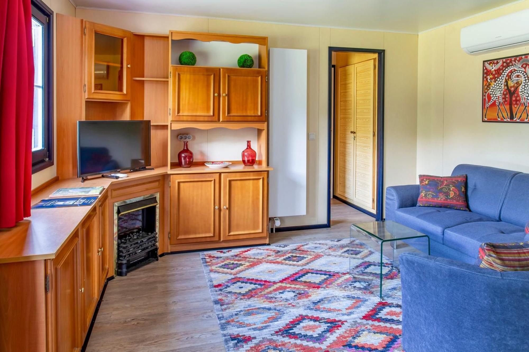 Chateau De Bellevue B&B Et Appartements Avec Piscine Saisonal Chauffee Et Chambres Partout Climatisees Saint-Avit  Ruang foto