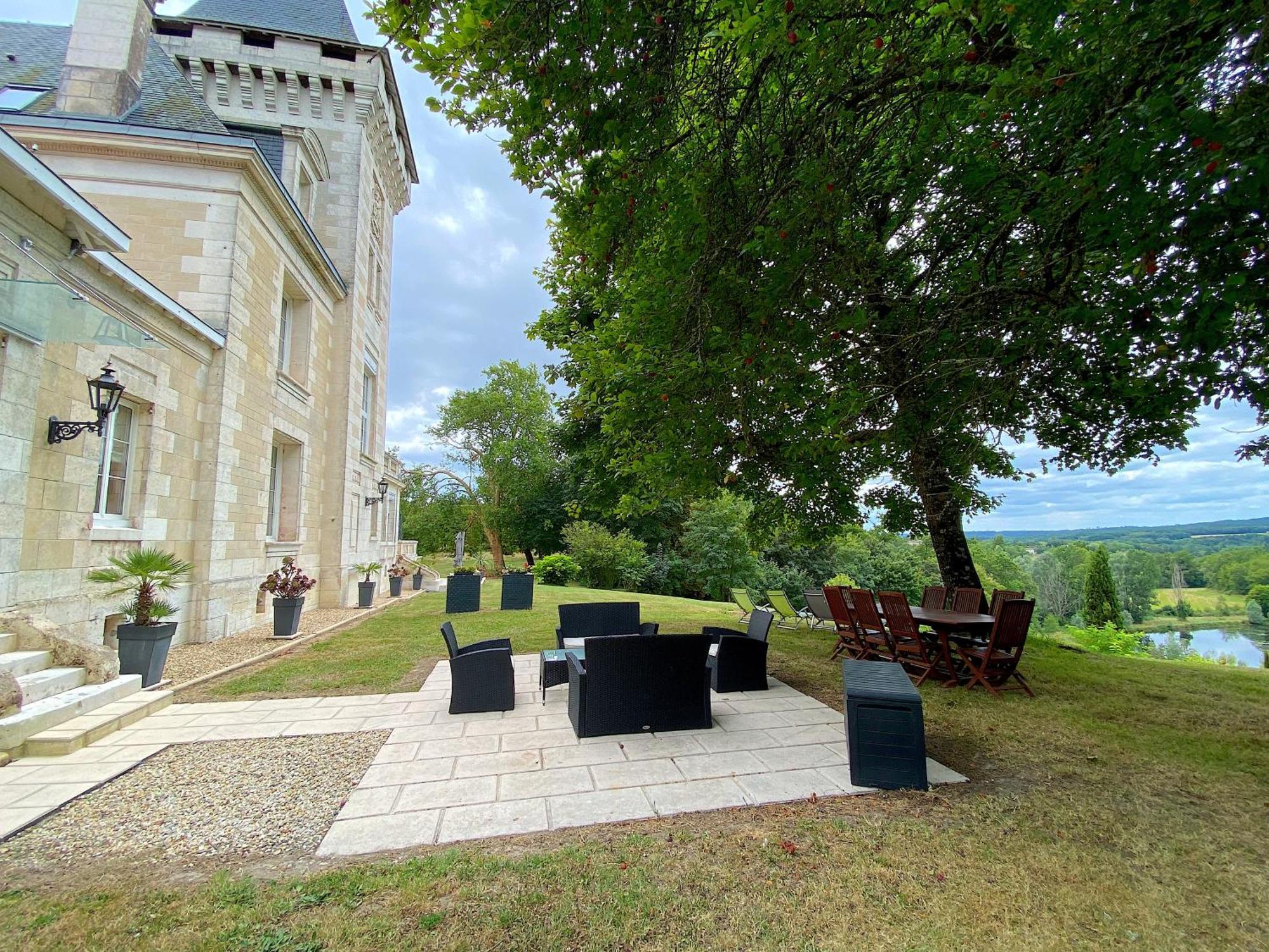 Chateau De Bellevue B&B Et Appartements Avec Piscine Saisonal Chauffee Et Chambres Partout Climatisees Saint-Avit  Ruang foto