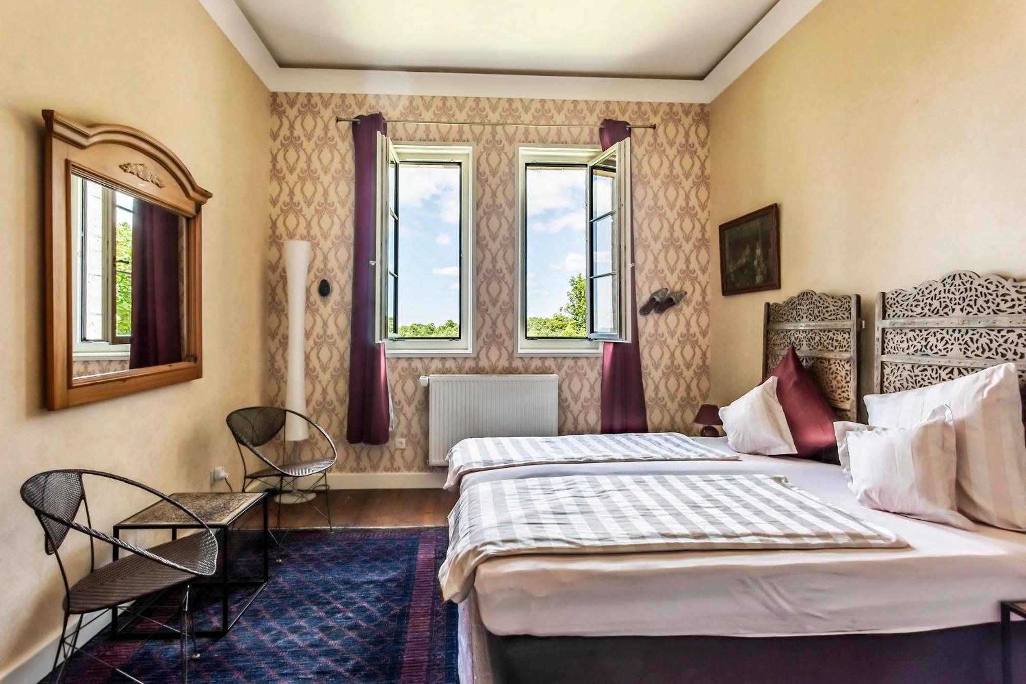 Chateau De Bellevue B&B Et Appartements Avec Piscine Saisonal Chauffee Et Chambres Partout Climatisees Saint-Avit  Ruang foto