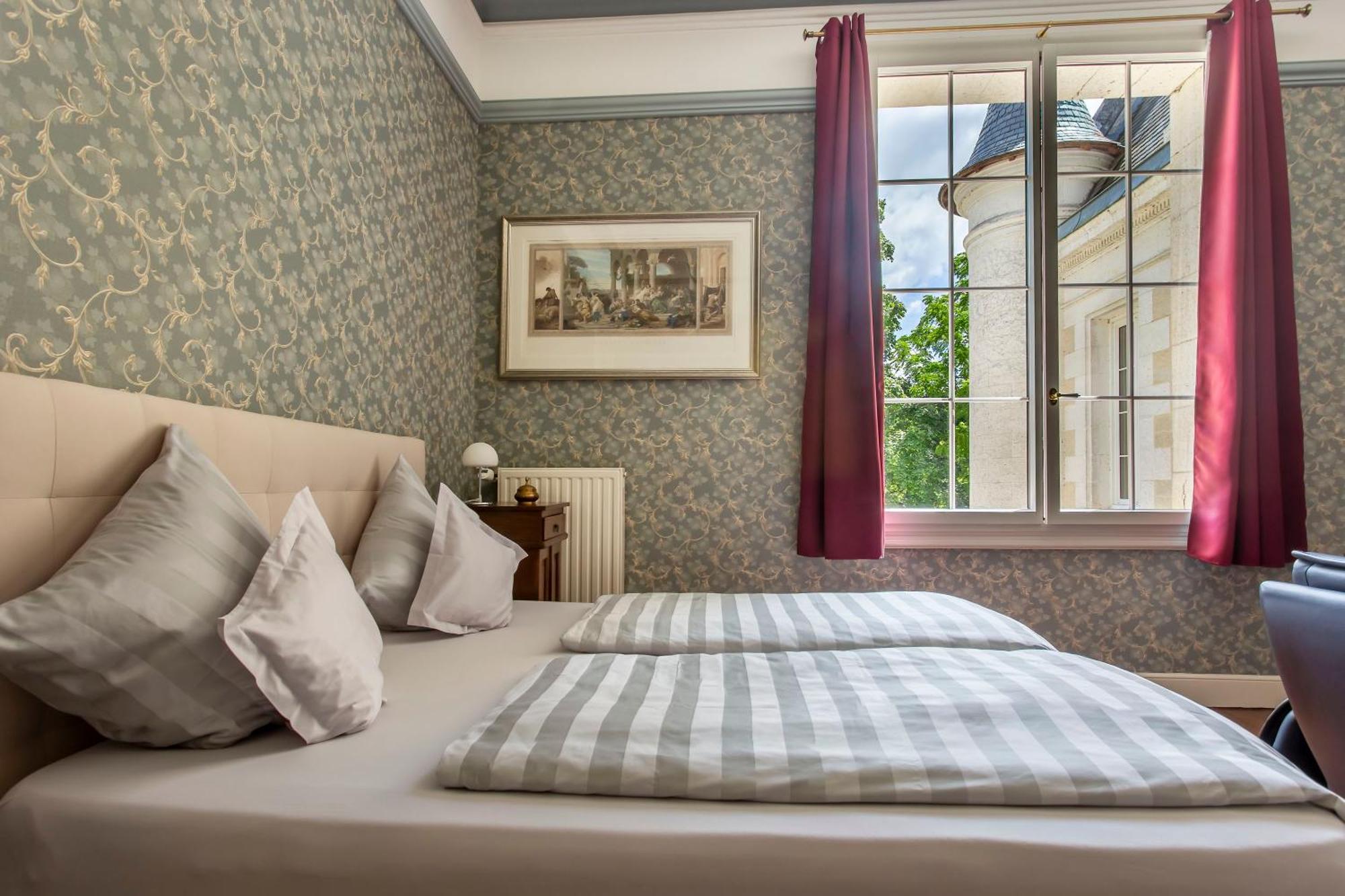 Chateau De Bellevue B&B Et Appartements Avec Piscine Saisonal Chauffee Et Chambres Partout Climatisees Saint-Avit  Bagian luar foto