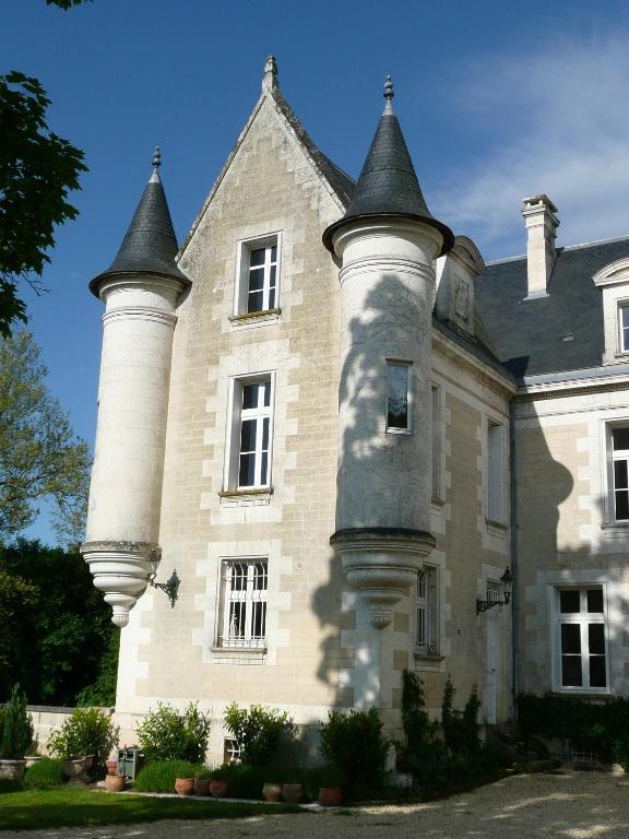 Chateau De Bellevue B&B Et Appartements Avec Piscine Saisonal Chauffee Et Chambres Partout Climatisees Saint-Avit  Ruang foto